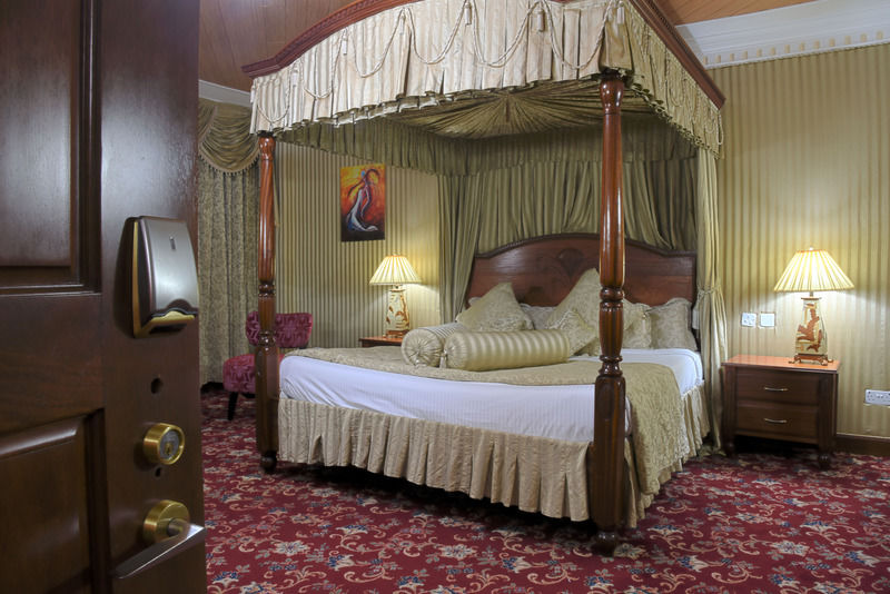 Imperial Resort Beach Hotel 엔테베 외부 사진