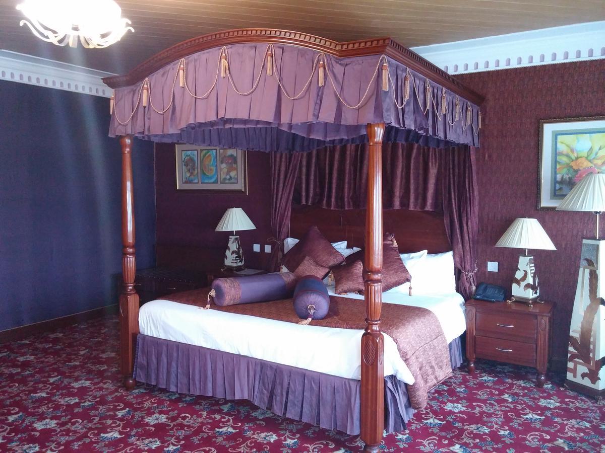 Imperial Resort Beach Hotel 엔테베 외부 사진