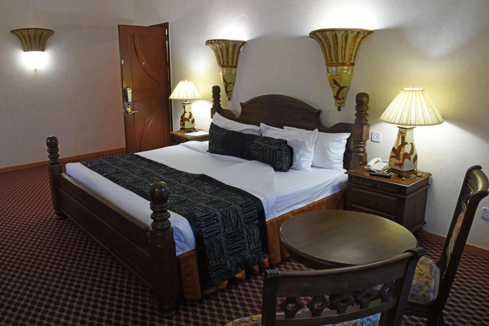 Imperial Resort Beach Hotel 엔테베 외부 사진