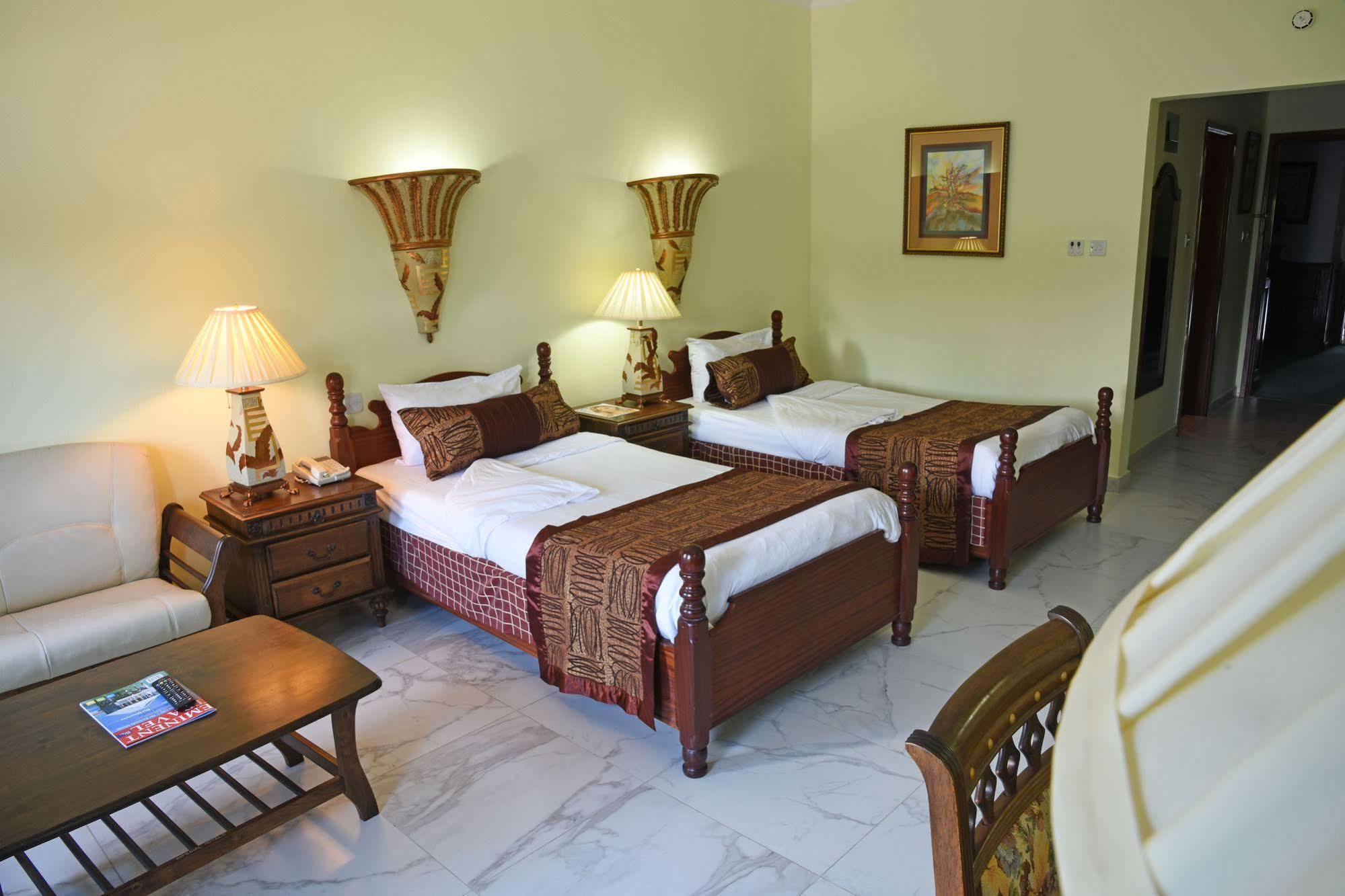 Imperial Resort Beach Hotel 엔테베 외부 사진