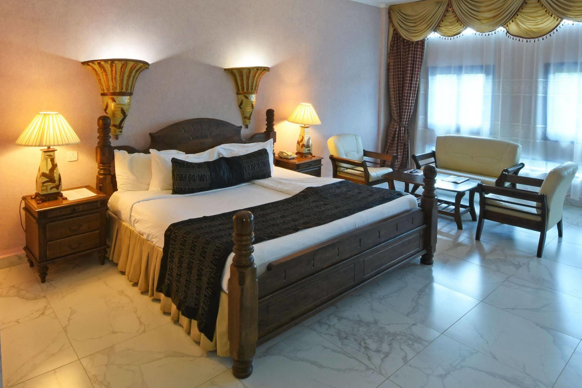 Imperial Resort Beach Hotel 엔테베 외부 사진