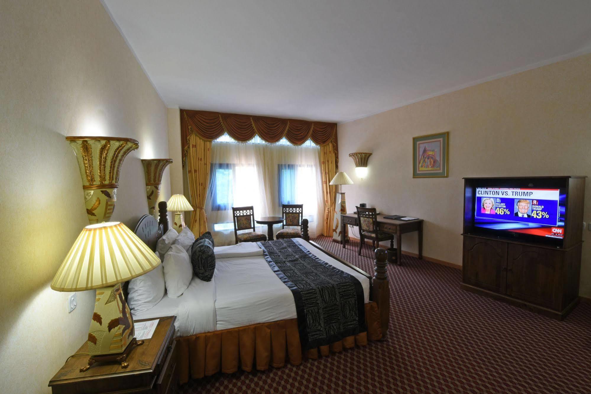 Imperial Resort Beach Hotel 엔테베 외부 사진