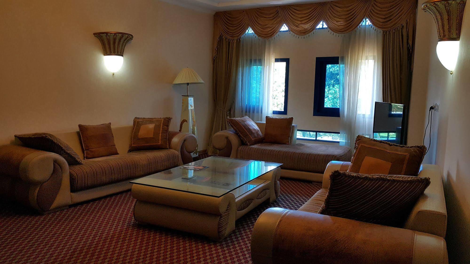 Imperial Resort Beach Hotel 엔테베 외부 사진