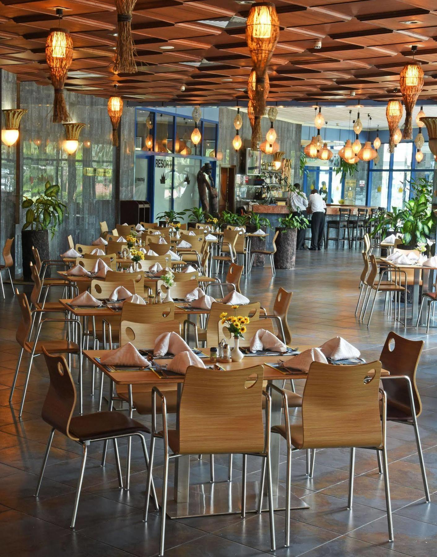 Imperial Resort Beach Hotel 엔테베 외부 사진